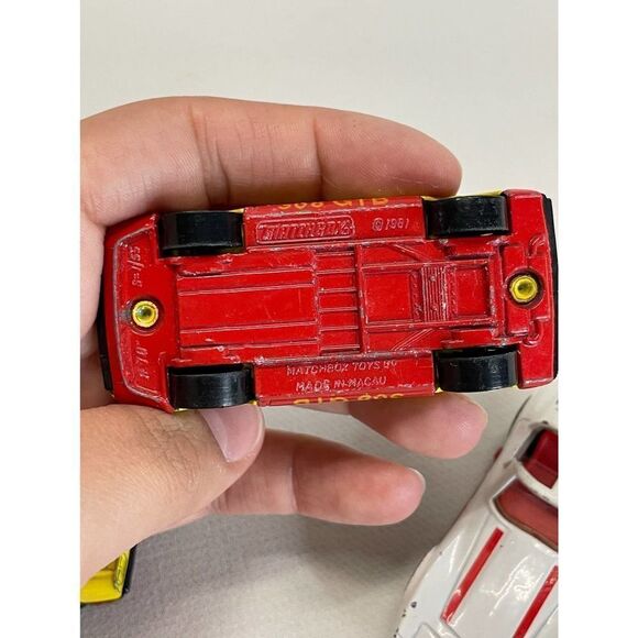 Matchbox Vintage Lot Ferrari 308 GTR and 1979 Chevrolet Corvette - Picture 8 of 9